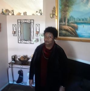 Meet your Posher, Lois